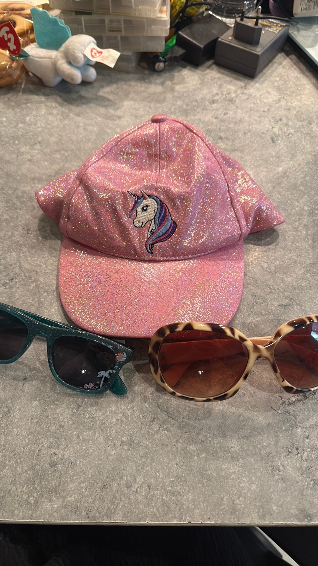 Pet + 2zonnebrillen, Kleding | Dames, Ophalen of Verzenden, Zo goed als nieuw, Pet