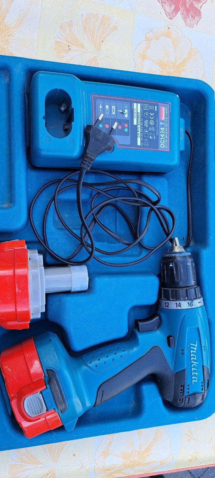 Makita 6281D, Doe-het-zelf en Bouw, Gereedschap | Boormachines, Ophalen, Gebruikt, Boor- en Schroefmachine, Variabele snelheid