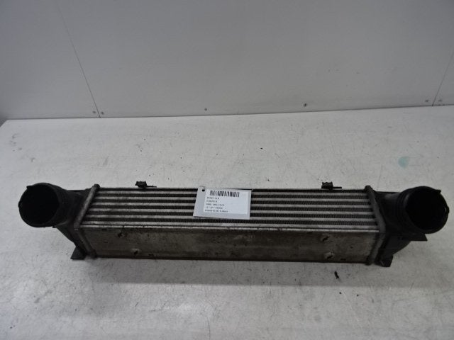 RADIATEUR INTERCOOLER BMW 1 serie (E82) (3093796), Gebruikt, BMW, Petuelring 130
80809  München, DE, Bayerische Motoren Werke AG