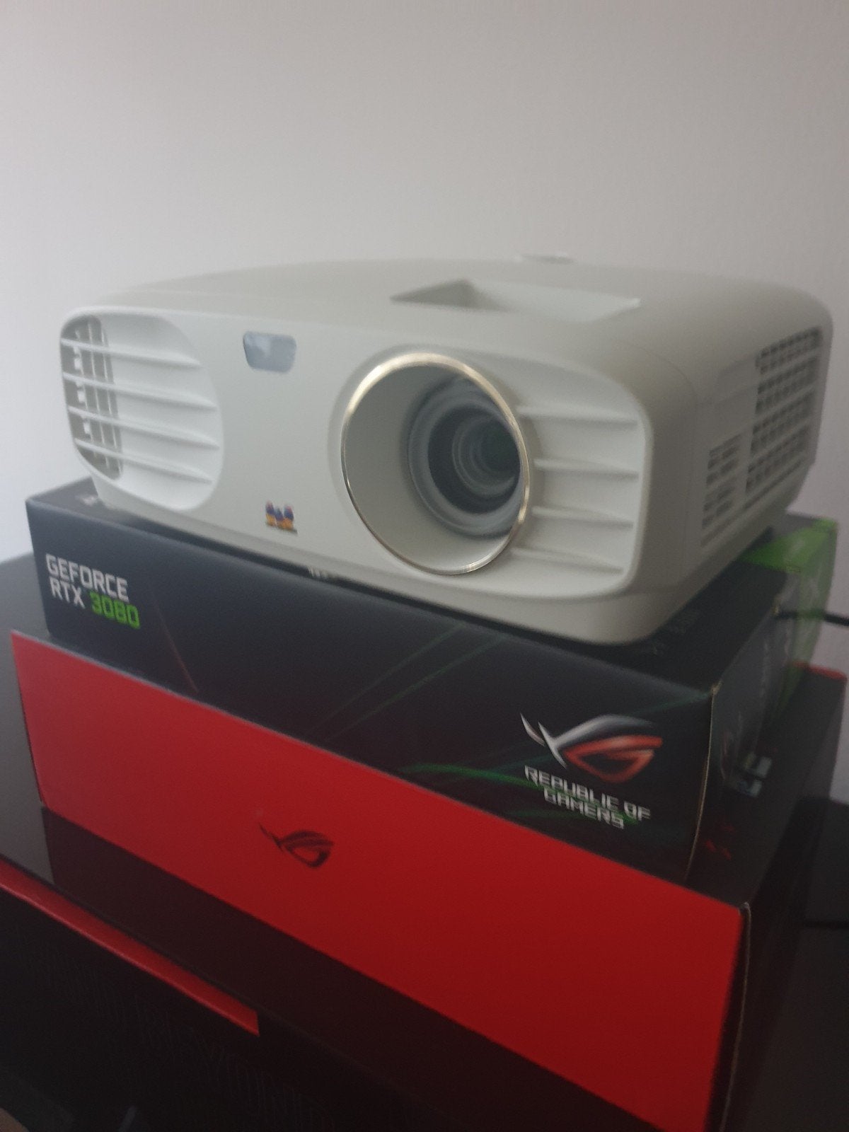 Beamer/Projecteur 4K +AMBILIGHT+ÉCRAN DE PROJECTION 215cm, Audio, Tv en Foto, Beamers, Ophalen