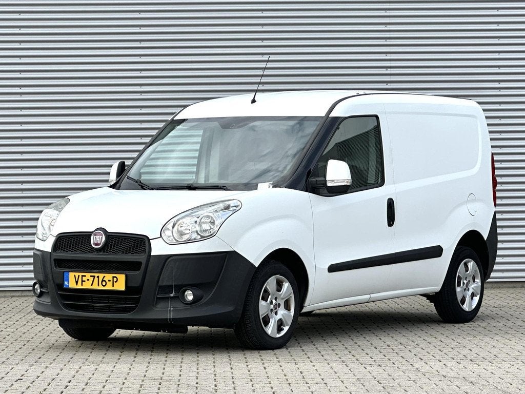 Fiat Doblò Cargo 1.3 MultiJet SX MARGE BTW VRIJ, Auto's, Voorwielaandrijving, Euro 5, Stof, Gebruikt