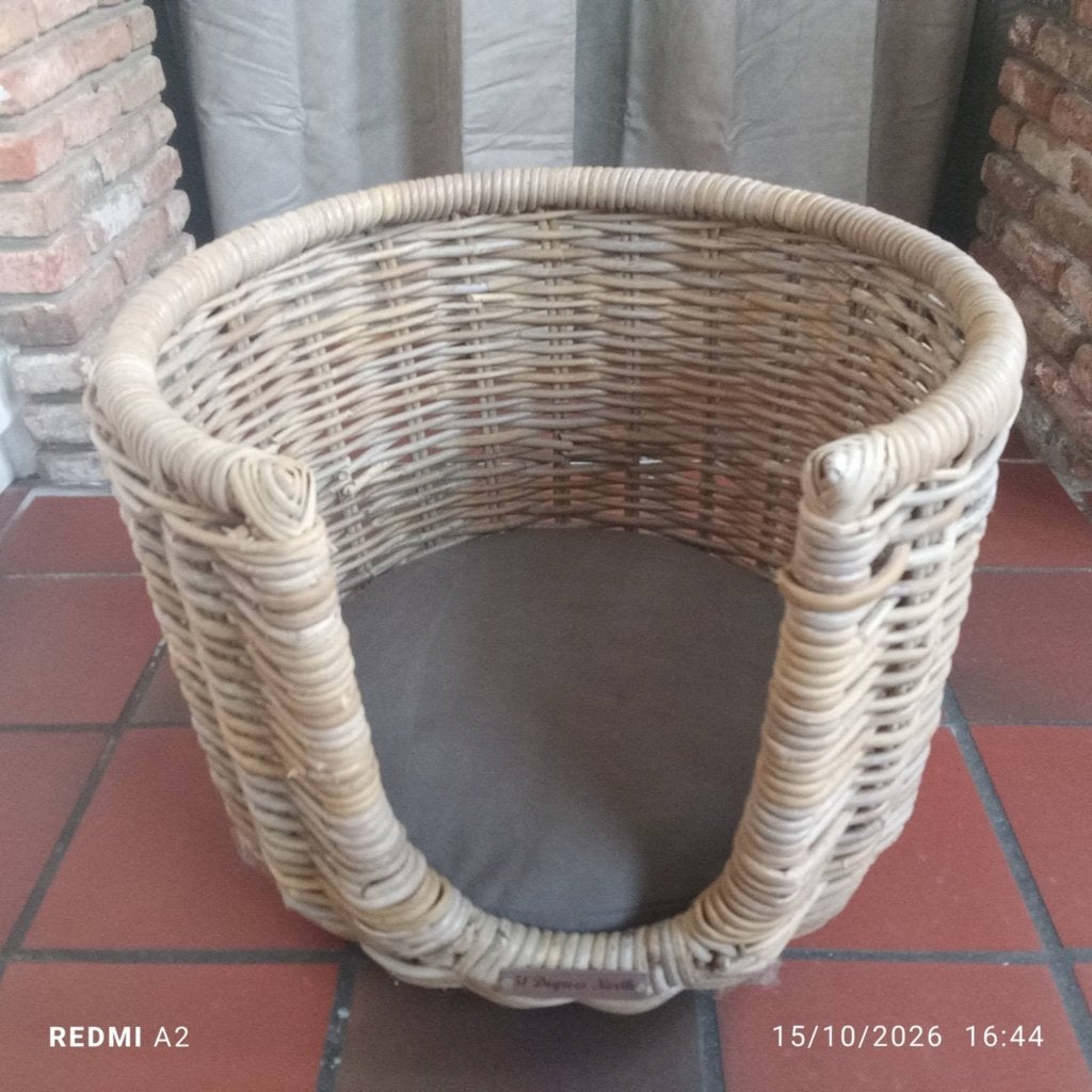Panier en rotin de luxe 51 Degrees North avec coussin, Animaux & Accessoires, Autres marques, Enlèvement, Utilisé, Panier pour chien
