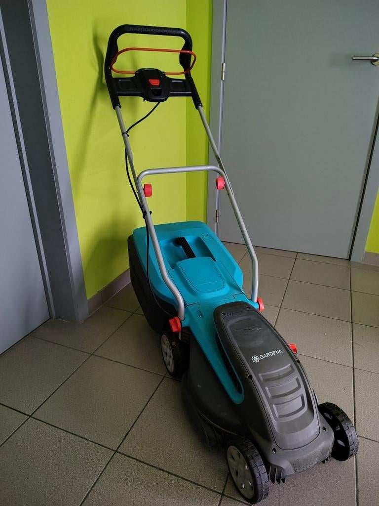 Machine à gazon Gardena, Démarrage électrique, 30 à 39 cm, Enlèvement, Tondeuses à gazon électriques