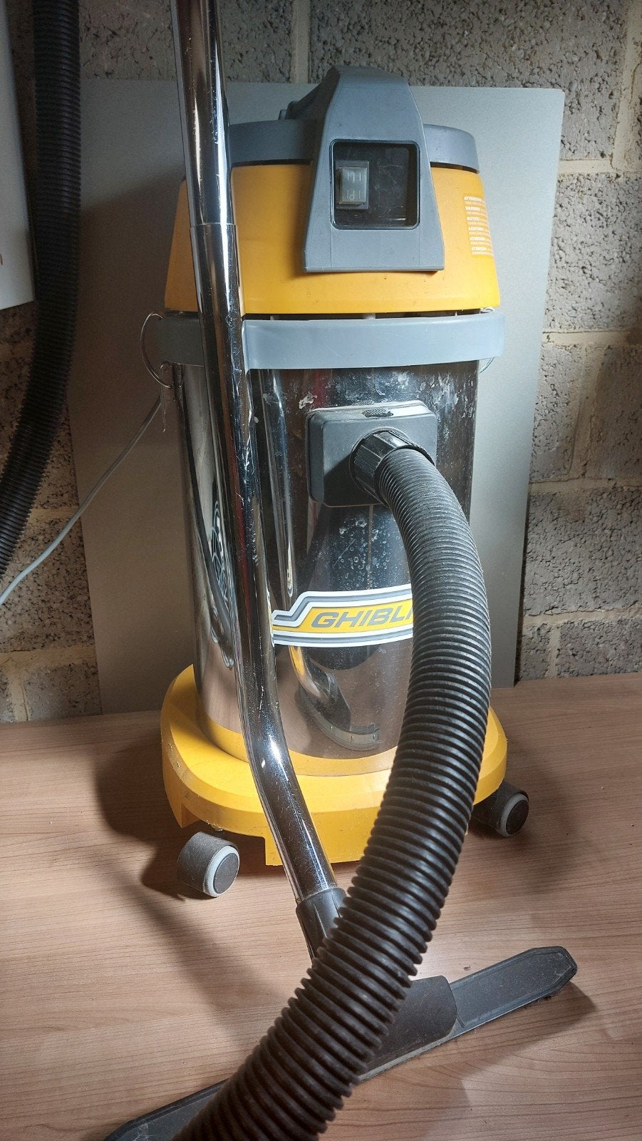 Waterstofzuiger met toebehoren, Overige merken, Zo goed als nieuw, Industriële stofzuiger, Minder dan 1200 watt