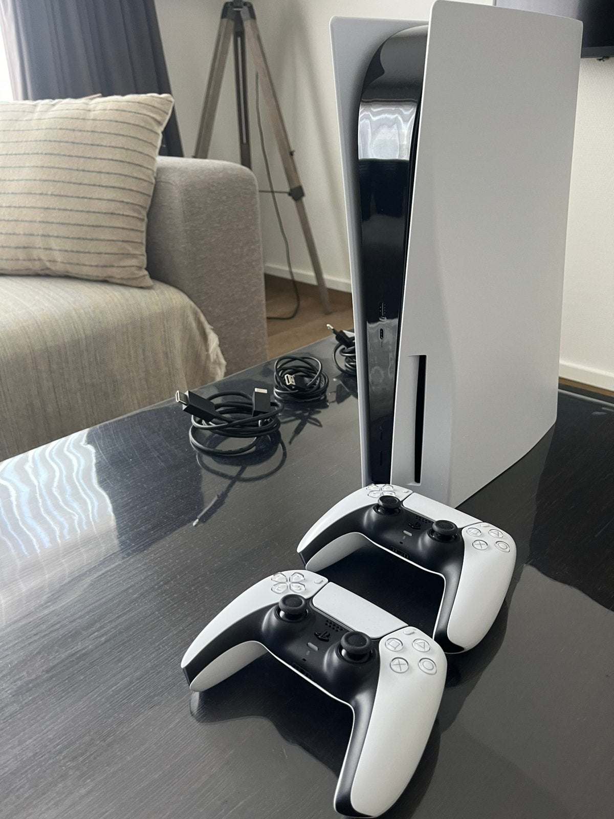 Playstation 5 Disc versie + twee draadloze controllers, Games en Spelcomputers, Ophalen, Zo goed als nieuw, Playstation 5