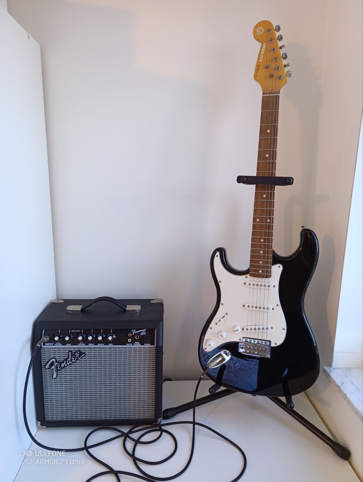 elektrische gitaar van het topmerk London city MK2.
in goede, Muziek en Instrumenten, Met versterker, Zo goed als nieuw, Solid body