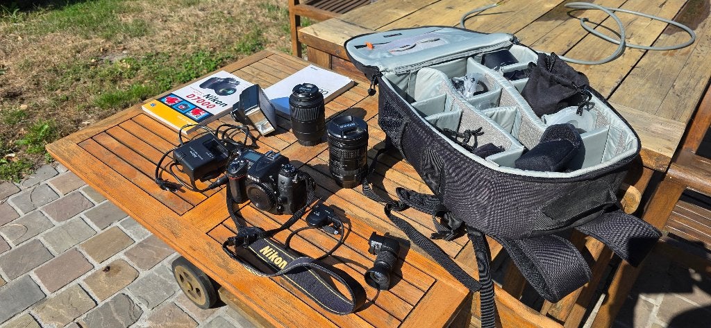 fototoestel Nikon D7000 met alle toebehoren, TV, Hi-fi & Vidéo, Appareils photo numériques, Poignée, Comme neuf, Enlèvement, Nikon