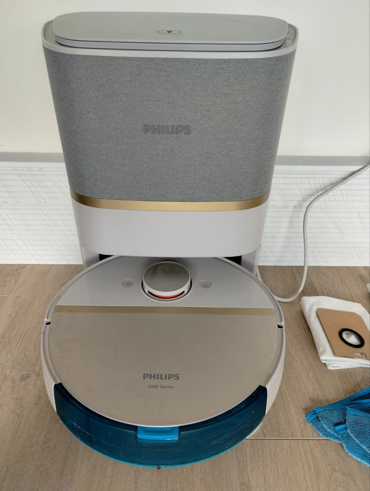 Robotstofzuiger met extra toebehoren, Ophalen of Verzenden, Robotstofzuiger