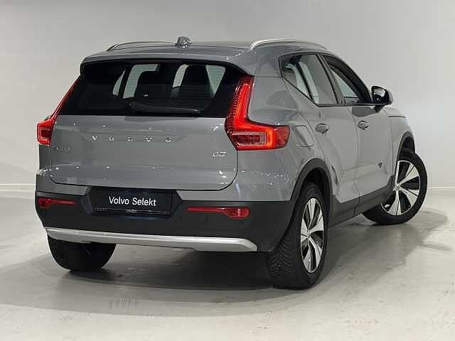 Volvo XC40 B3 Mild-hybride + LEDER/PDC VOOR EN ACHTER, Autos, Volvo, Argent ou Gris, Euro 6, Entreprise, 149 g/km