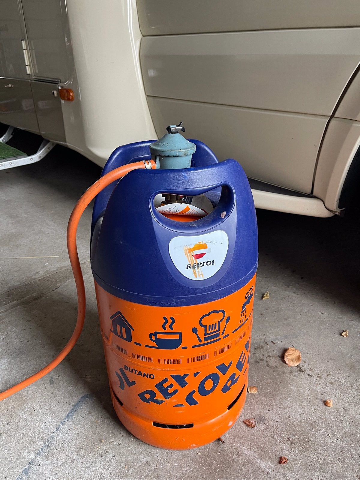 Spaanse Repsol aluminium lichtgewicht gasfles met koppeling, Caravans en Kamperen, Caravanaccessoires, Ophalen, Zo goed als nieuw