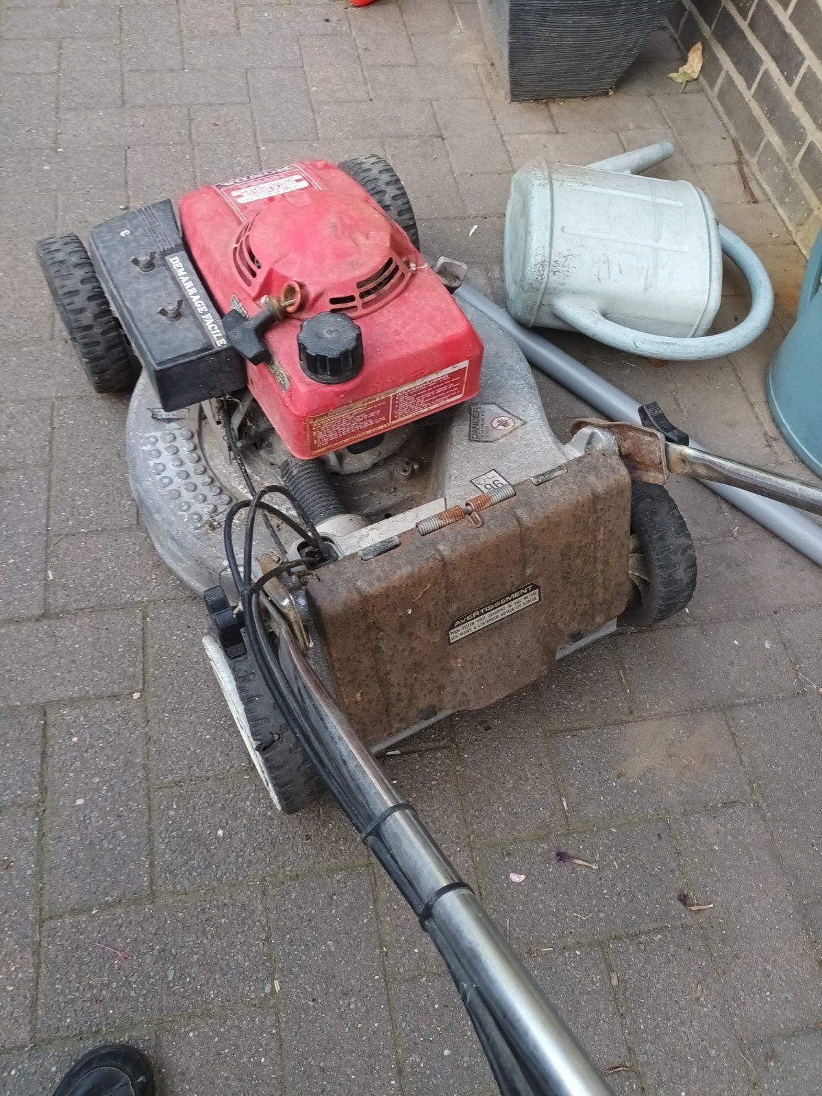 Honda grsmaaier, Enlèvement