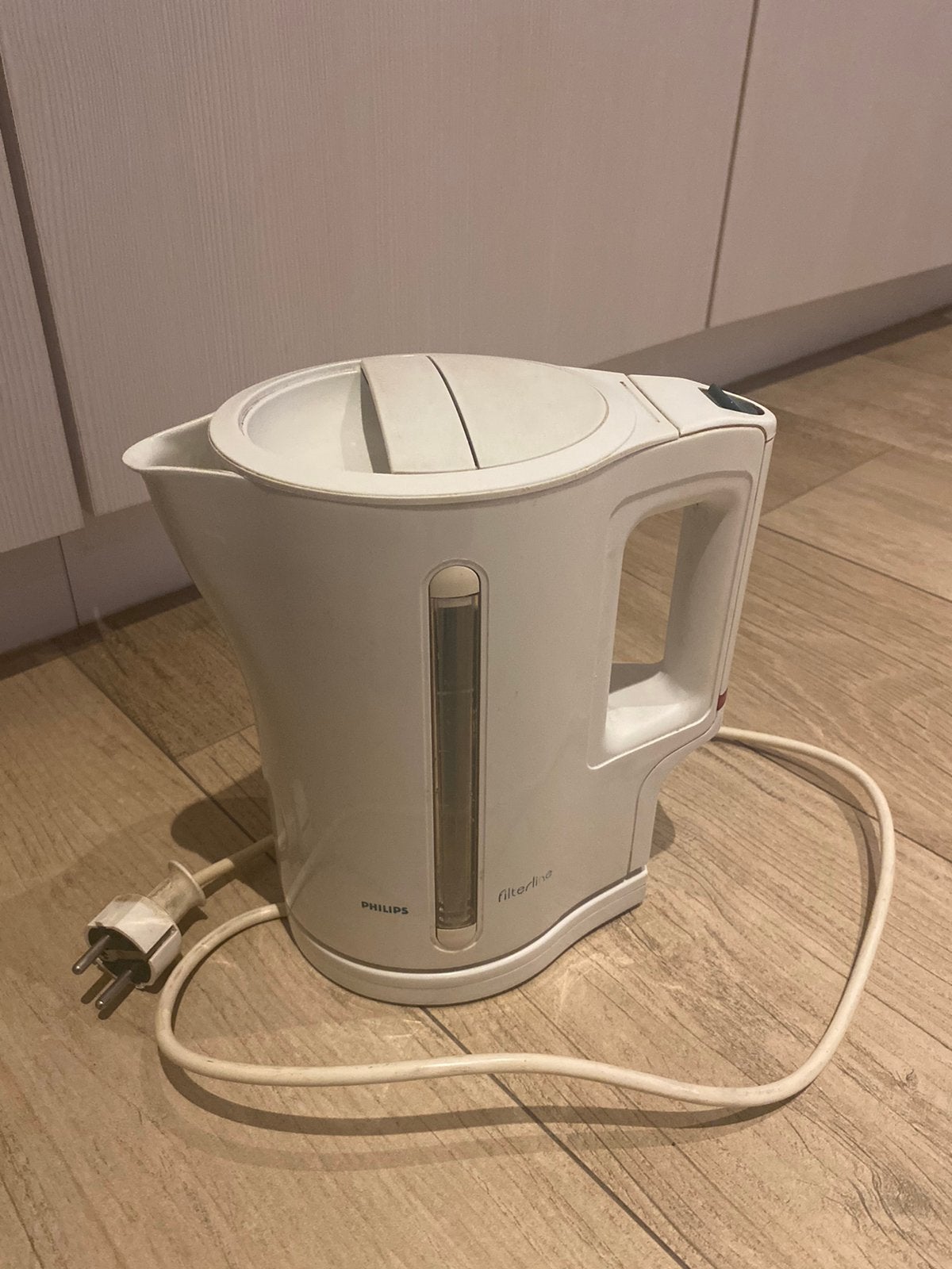 Phillips witte waterkoker: GOED IN STAAT!, Electroménager, Bouilloires, Enlèvement, Comme neuf