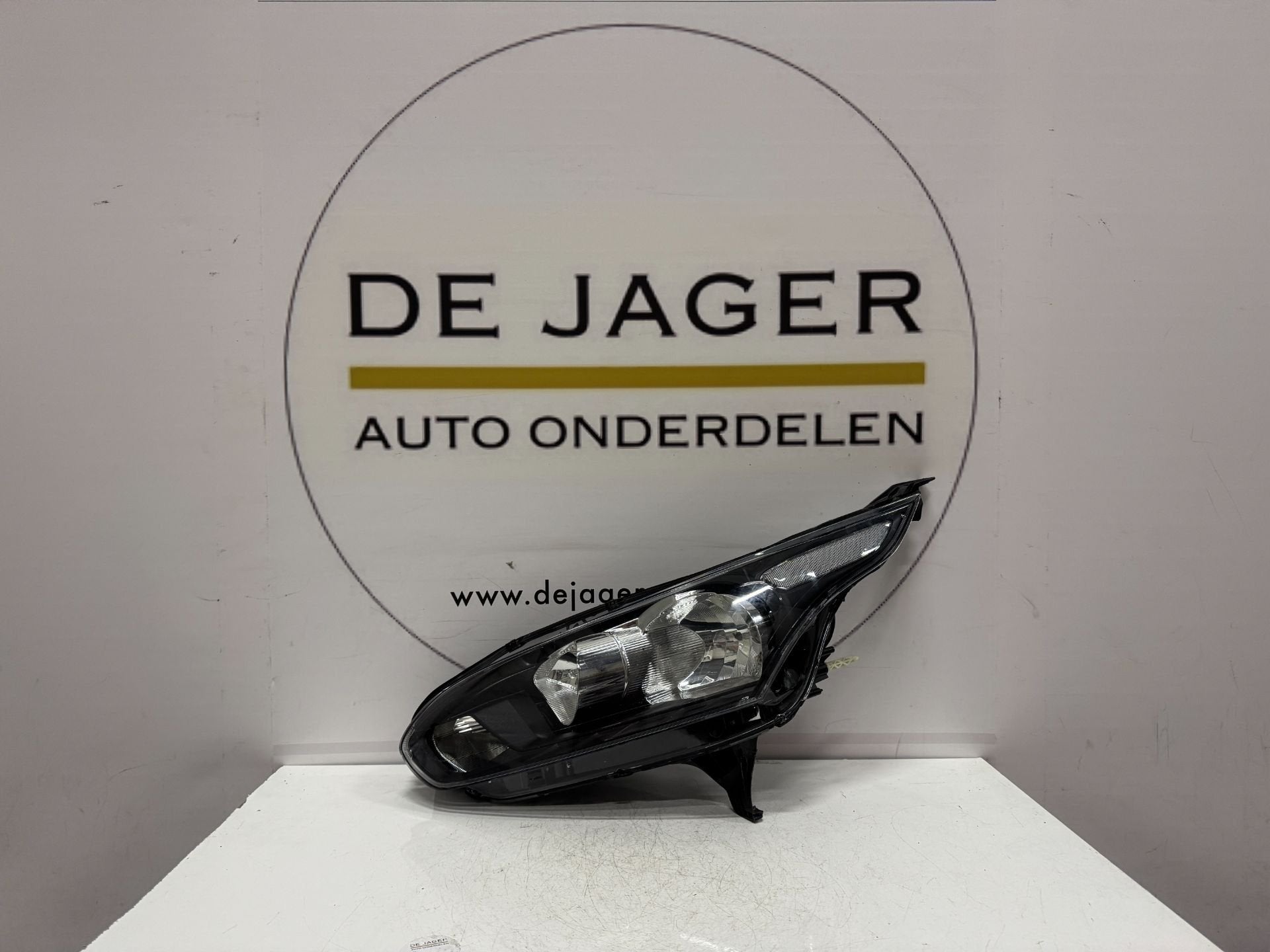 FORD TRANSIT CONNECT MK2 KOPLAMP 13W0303DC LIENS, Info@ford.com, Ford Motor Company, American Road 1
48126  Dearborn, Ford