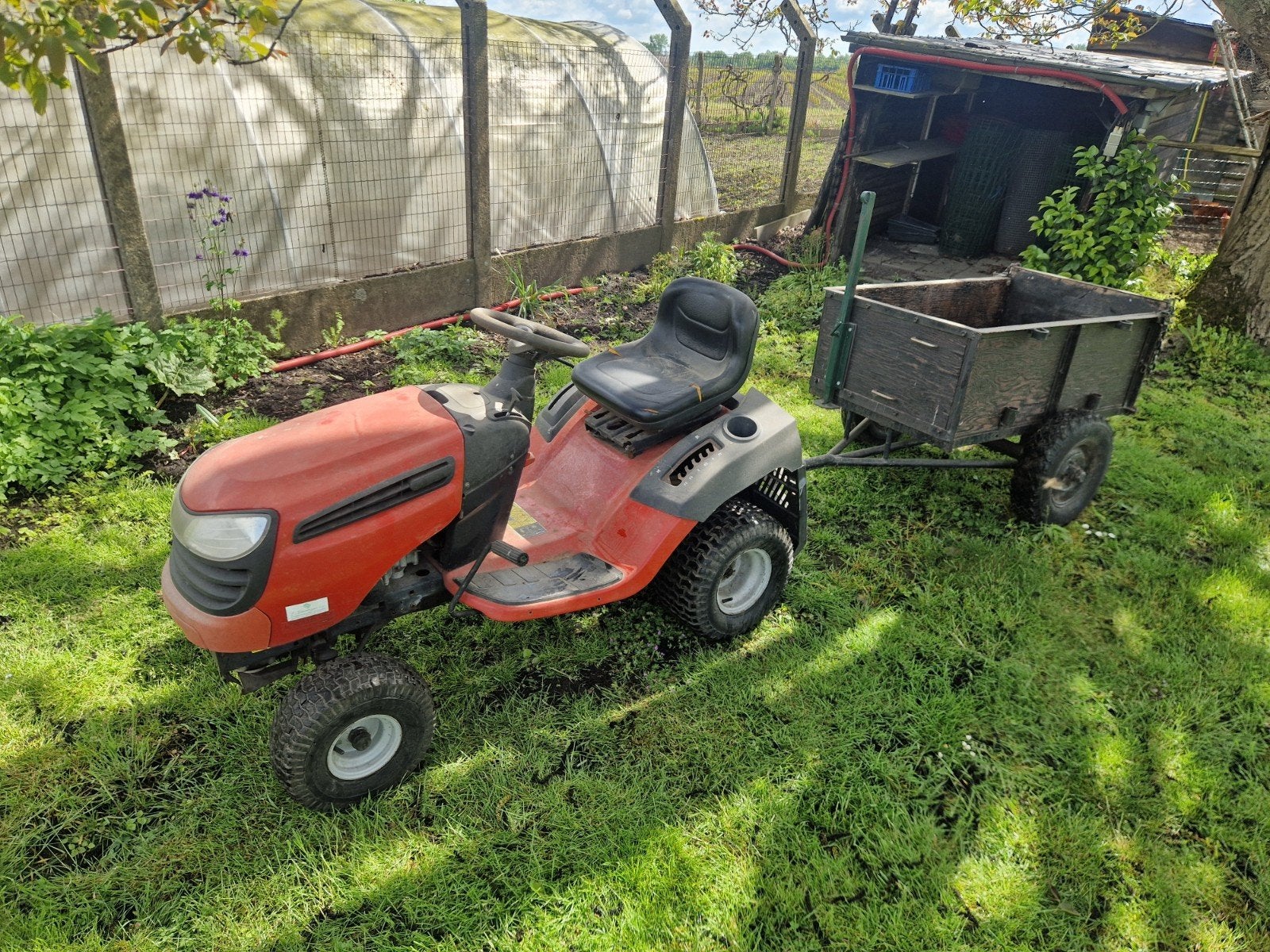 Zitmaaier zonder maaibord maar met trailer, Jardin & Terrasse, Tondeuses autoportées, Enlèvement, Utilisé, Jonsered, Démarrage électrique