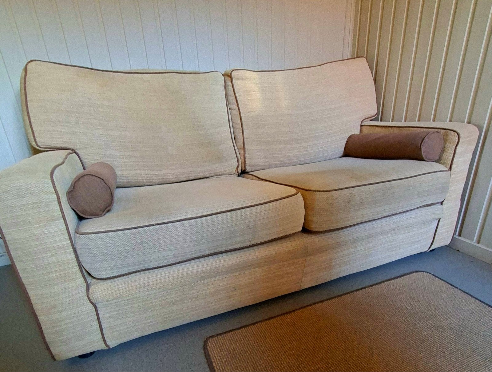 Tweezitbank "Beige" mét 2 sierkussens, Ophalen, Gebruikt, Tweepersoons, 75 tot 100 cm