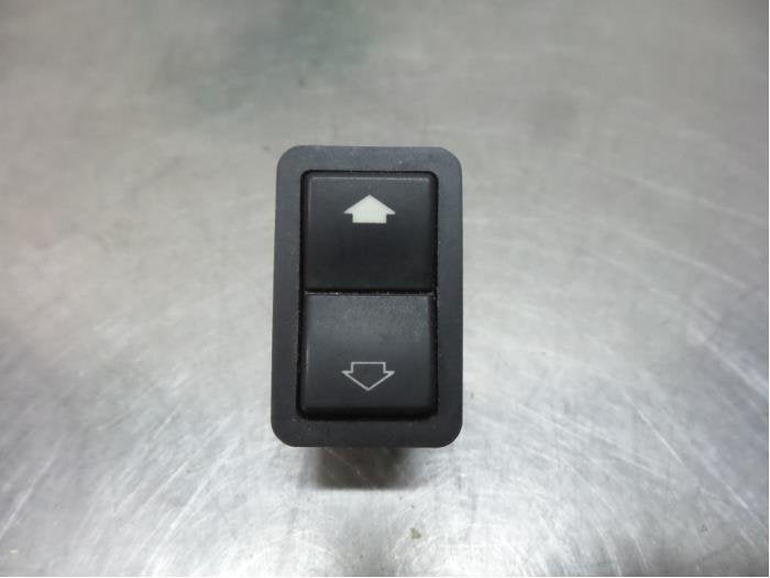 Commutateur vitre électrique d'un BMW 5-Serie (5-Serie 95-), -, Utilisé, -, Enlèvement ou Envoi
