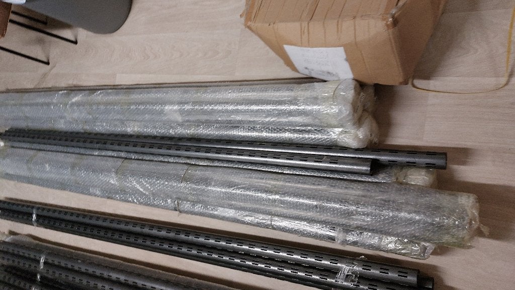 Kit de rayonnage mural professionnel pour prêt-à-porter », Enlèvement