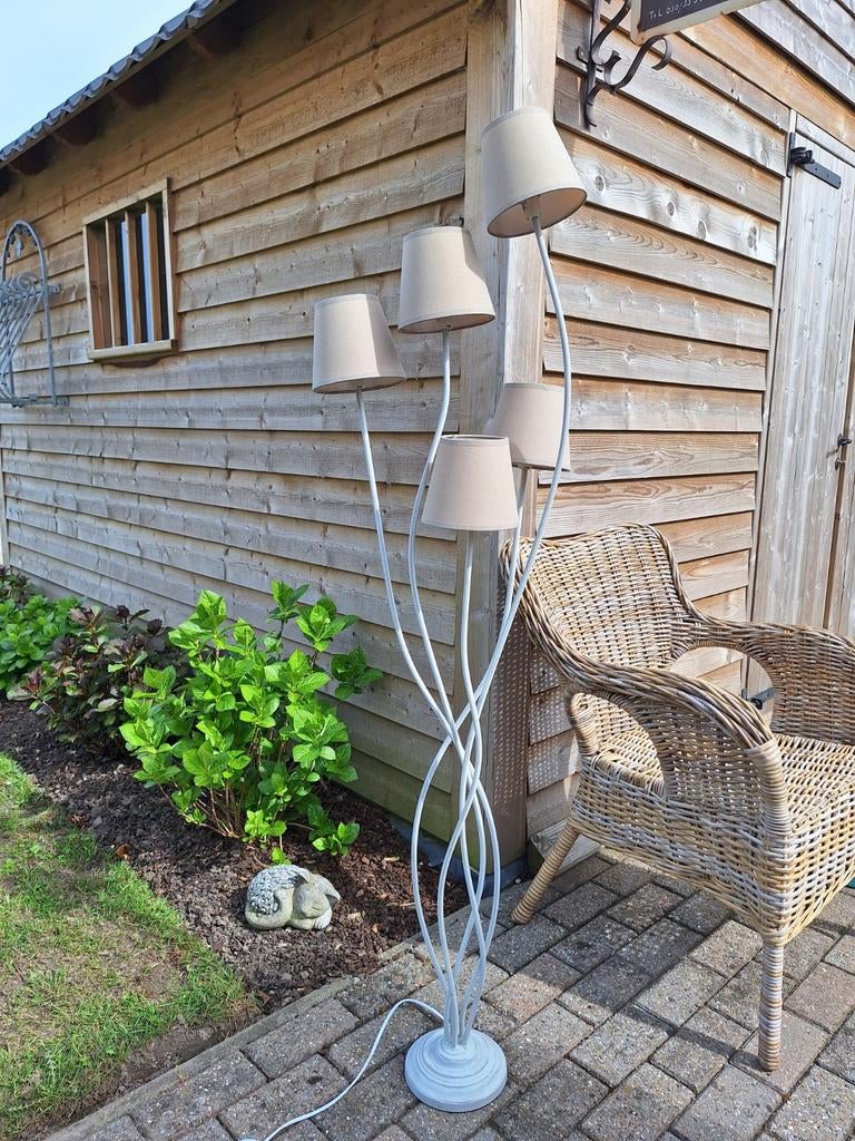 Lampe rurale, Enlèvement