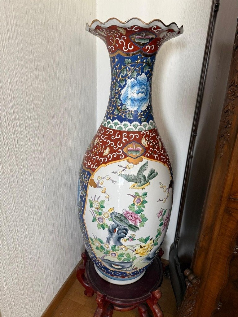 2 grote chinese vloervazen met houten standaard, Antiek en Kunst, Ophalen