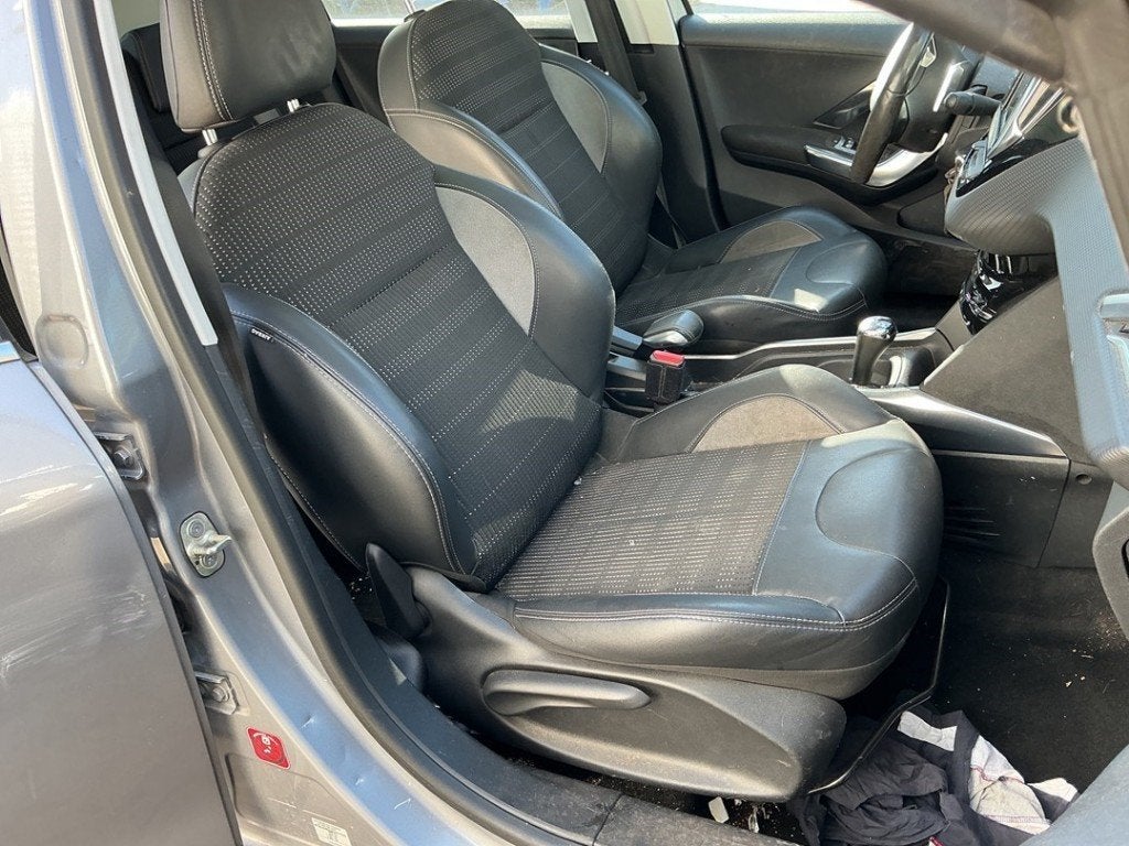 SIEGE AVANT DROIT ( PASSAGER ) Peugeot 2008 (CU), Kontakt-peugeot@peugeot.com, Utilisé, Peugeot Deutschland GmbH, Bahnhofsplatz
65423  Rüsselsheim, DE