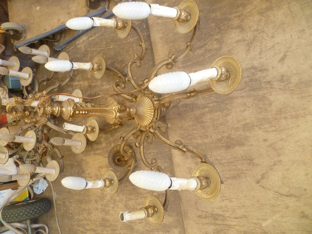 ZWAAR GROOTE BRONZEN LUSTER, Enlèvement