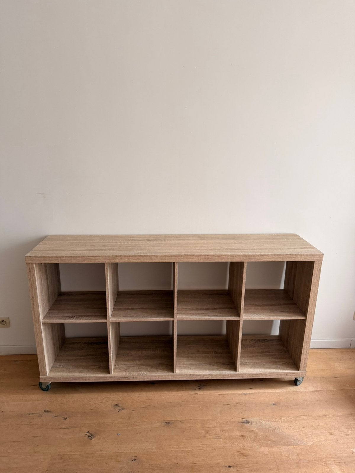 Geblokte kast op wielen, Ophalen, Met plank(en), Gebruikt, 100 tot 150 cm
