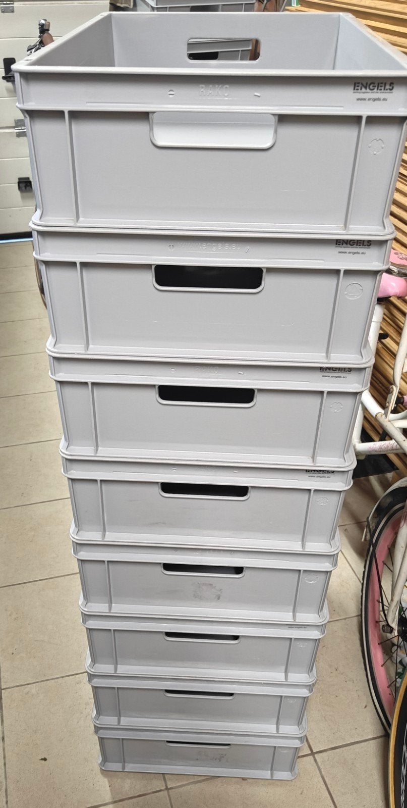 Boîtes empilables Eurobox, caisses empilables, adaptées aux, Enlèvement ou Envoi