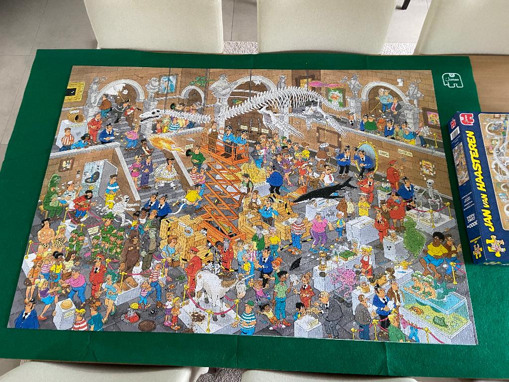 Puzzel Jan van Haasteren, rariteitenkabinet., Hobby en Vrije tijd, Ophalen of Verzenden, Meer dan 1500 stukjes, Zo goed als nieuw