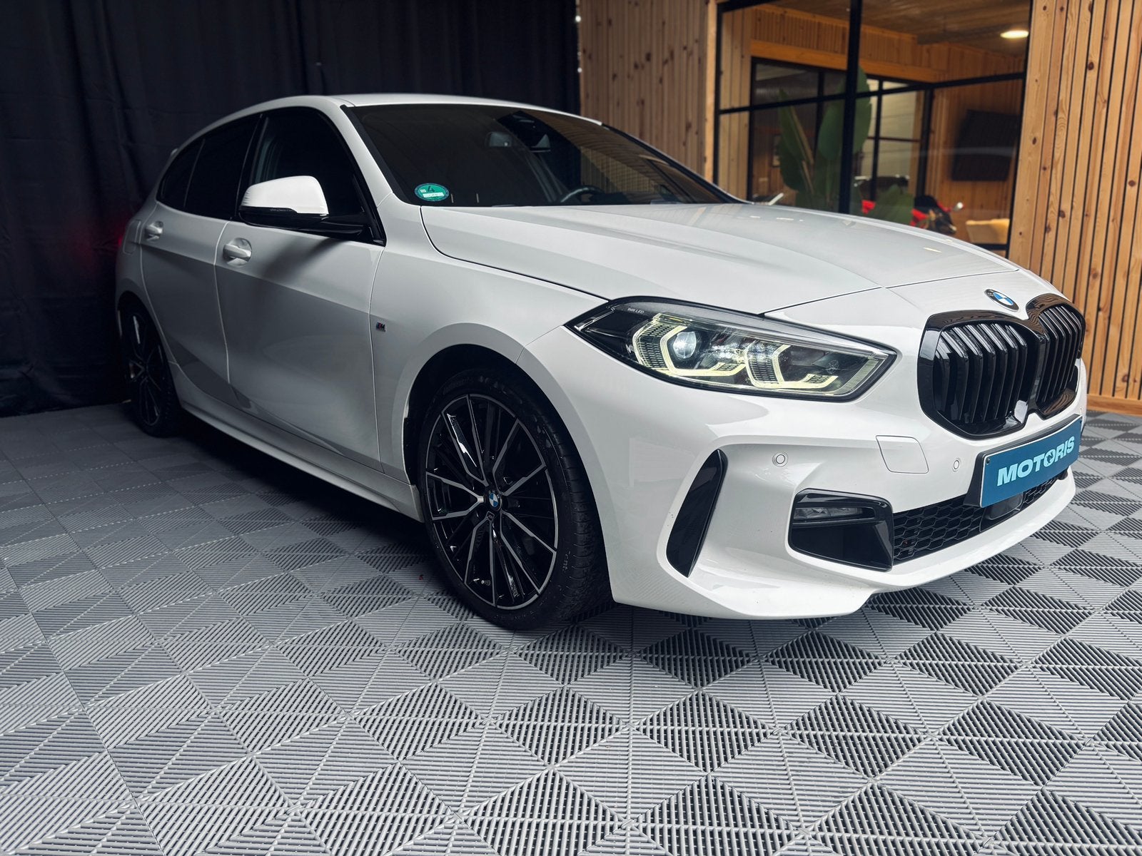 BMW 1er 118i M Sport, Autos, Cuir, Essai à domicile, Achat, https://public.car-pass.be/vhr/