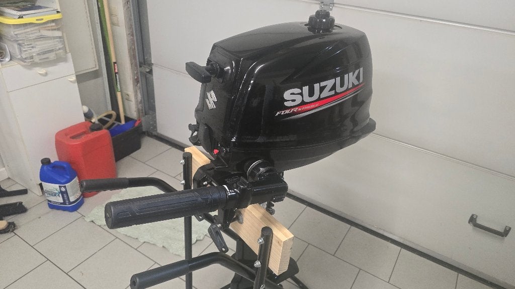 Zo goed als nieuwe buitenboordmotor Suzuki df5as, Sports nautiques & Bateaux, 5 à 10 ch, Comme neuf, Moteur hors-bord, Essence