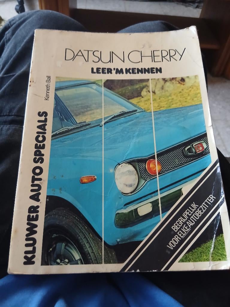 DATSUN CHERRY LEER 'M KENNEN, Ophalen of Verzenden