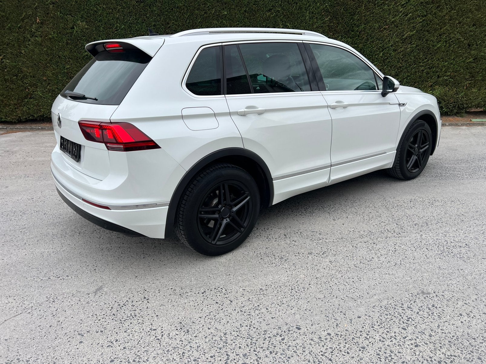 Volkswagen Tiguan • R-Line • Dsg • Trekhaak •, Autos, Cuir, Achat, Entreprise, Noir