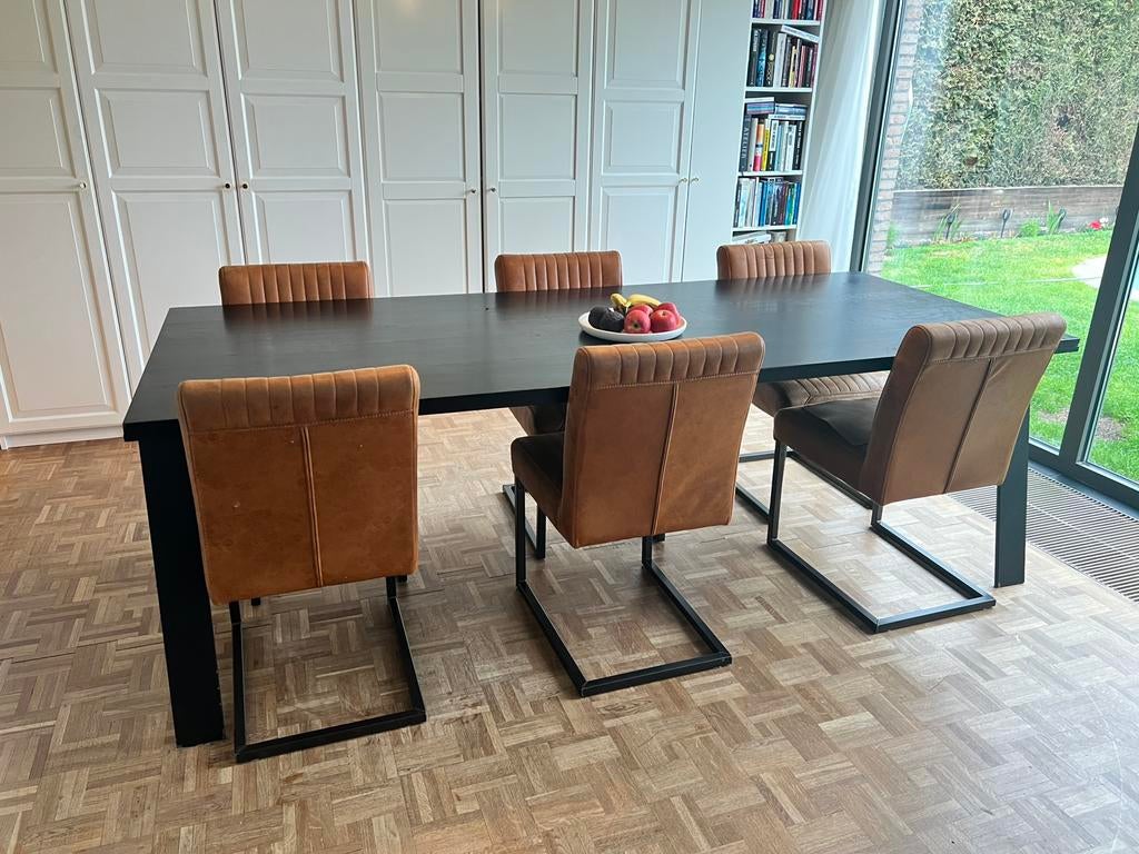 Eettafel mangohout stalen poten, Enlèvement, Utilisé, Modern, 6 à 8 chaises
