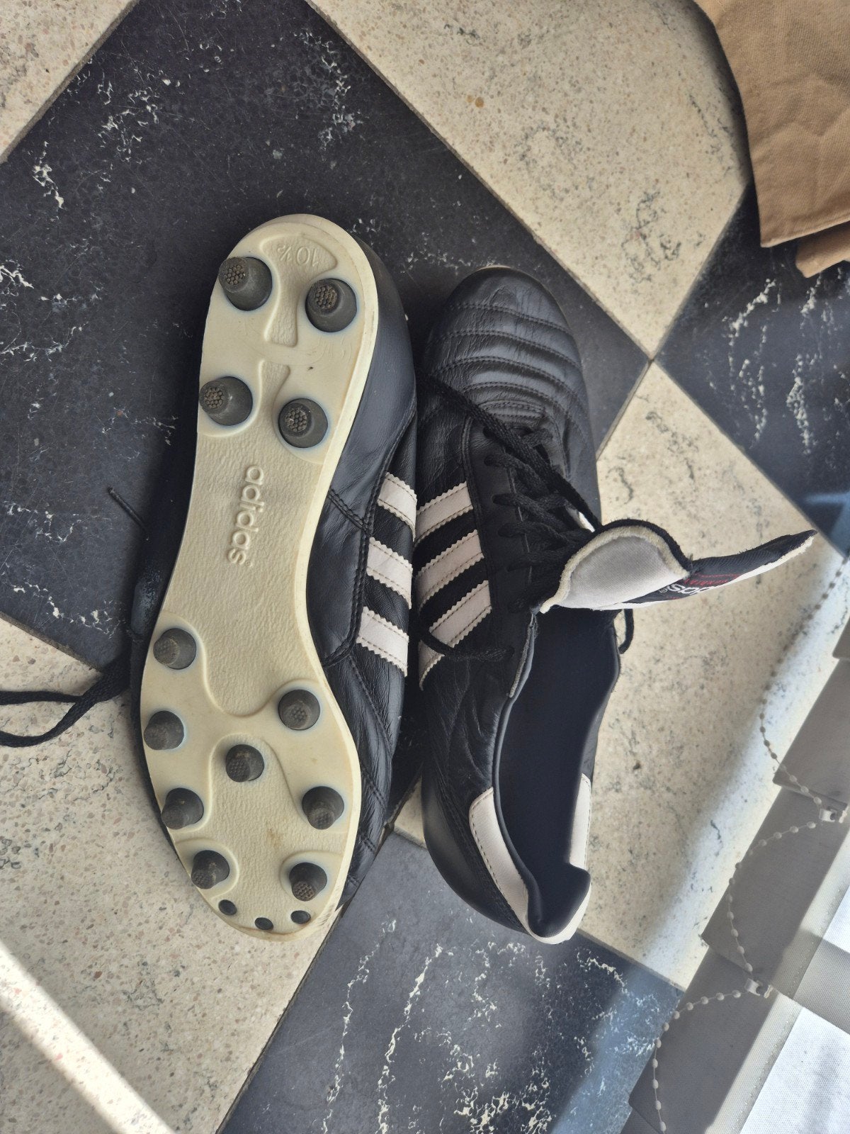 voetbalschoen, Sport en Fitness, Ophalen, Zo goed als nieuw, Schoenen