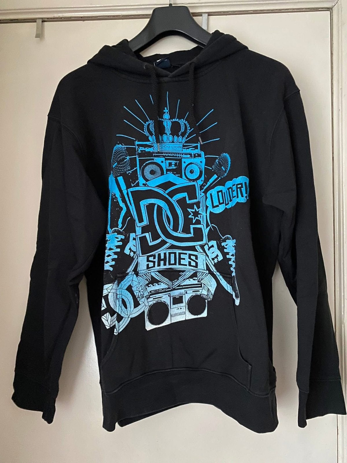 Sweat à capuche DC SHOES noir & bleu imprimé streetwear  M, Enlèvement ou Envoi, Comme neuf, Bleu