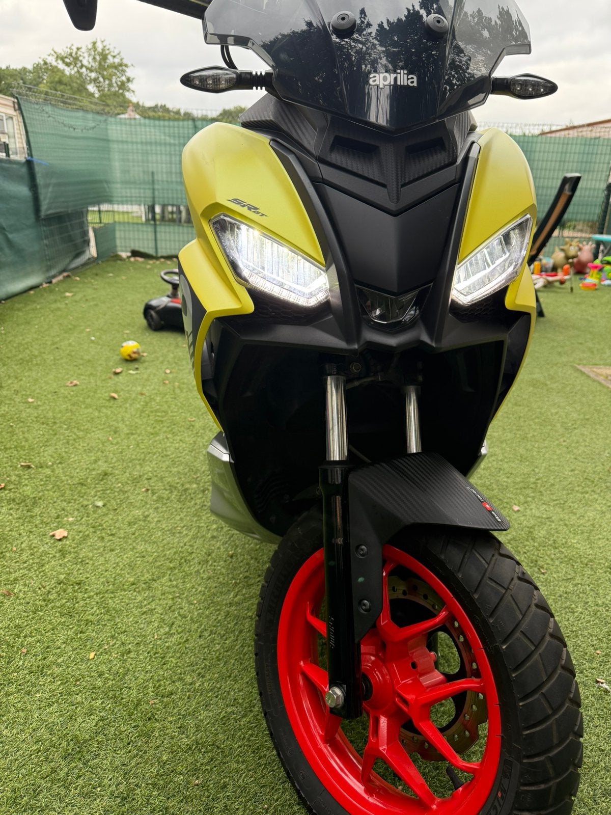 Aprilia SR GT 125cc, Occasion, 125 cm³, Particulier, Éclairage LED
