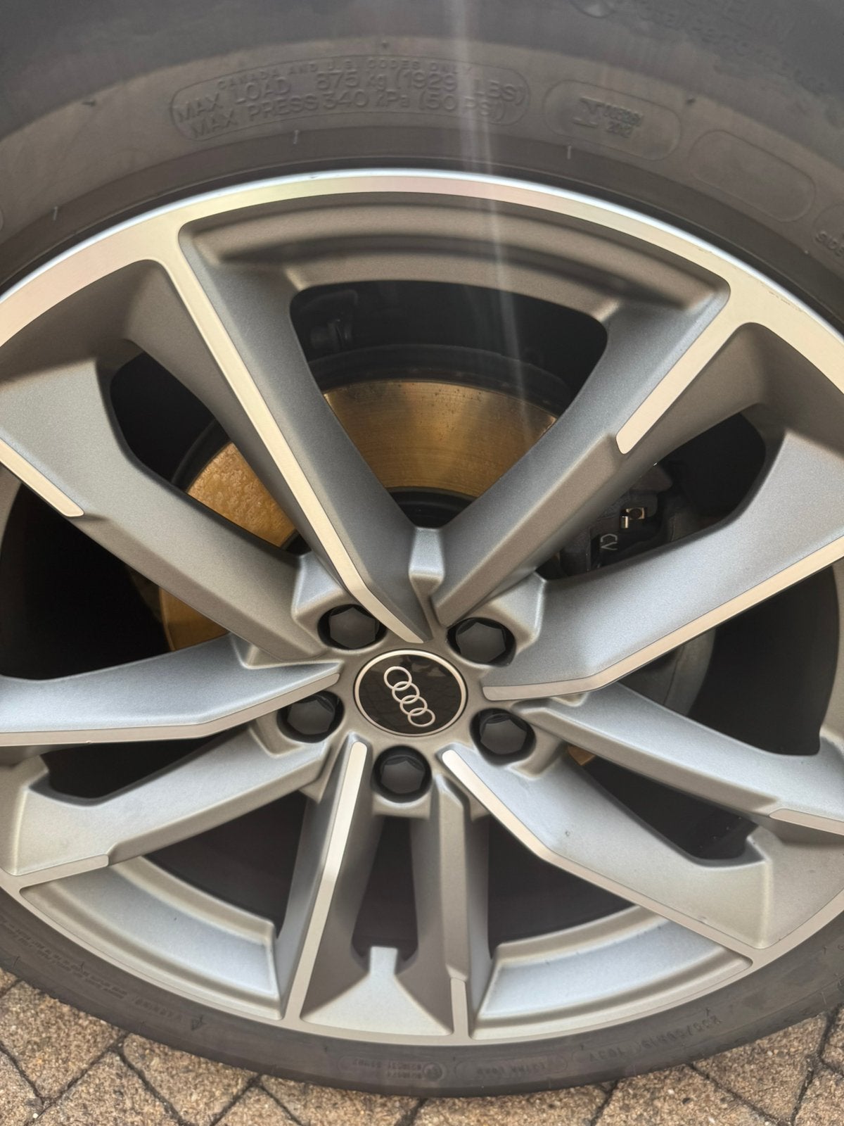 Jantes et pneus 235/50/19 Audi Q3 d'origine, Autos : Pièces & Accessoires, Pneus & Jantes, Enlèvement, Pneu(s)