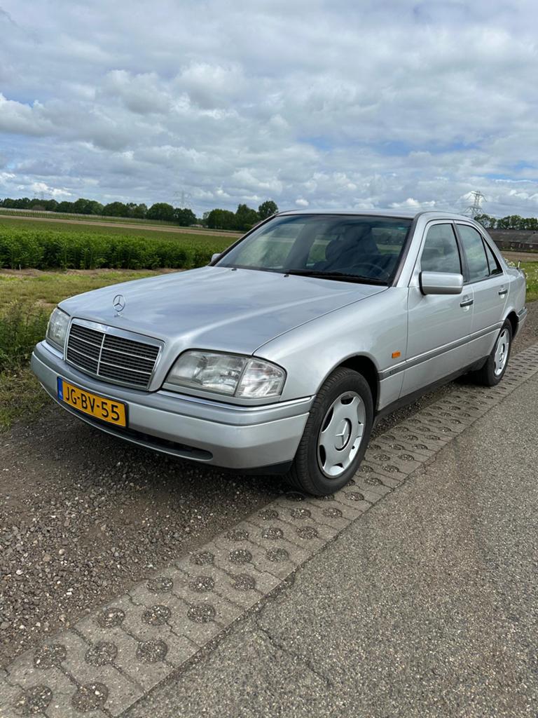 Zeer nette C180 Elegance Benzine 1994, Elektrische ramen, Particulier, Te koop, Benzine