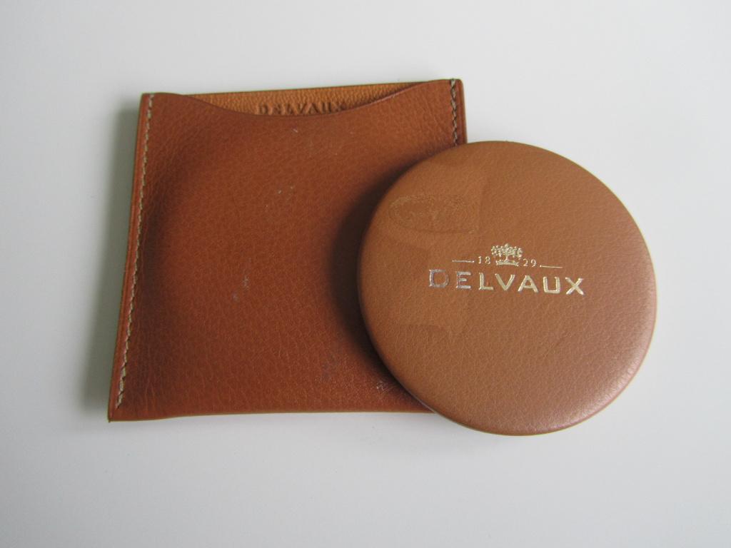 DELVAUX Spiegel + cover fawn met logo, Verzenden