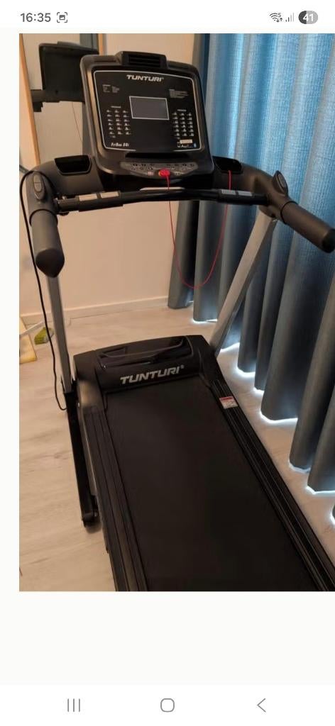 Prachtige professionele loopband TUNTURI 50i Zwift optie, Ophalen, Nieuw, Benen, Loopband