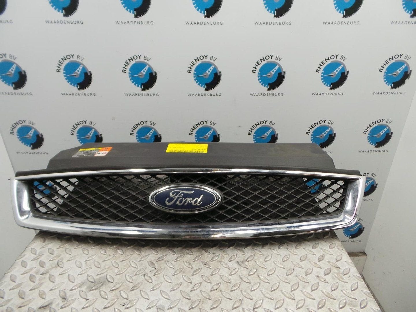 FORD FOCUS 2.0-16V RALLY ED. GRILLE 2006, Ophalen of Verzenden, Gebruikt, Stiba lid