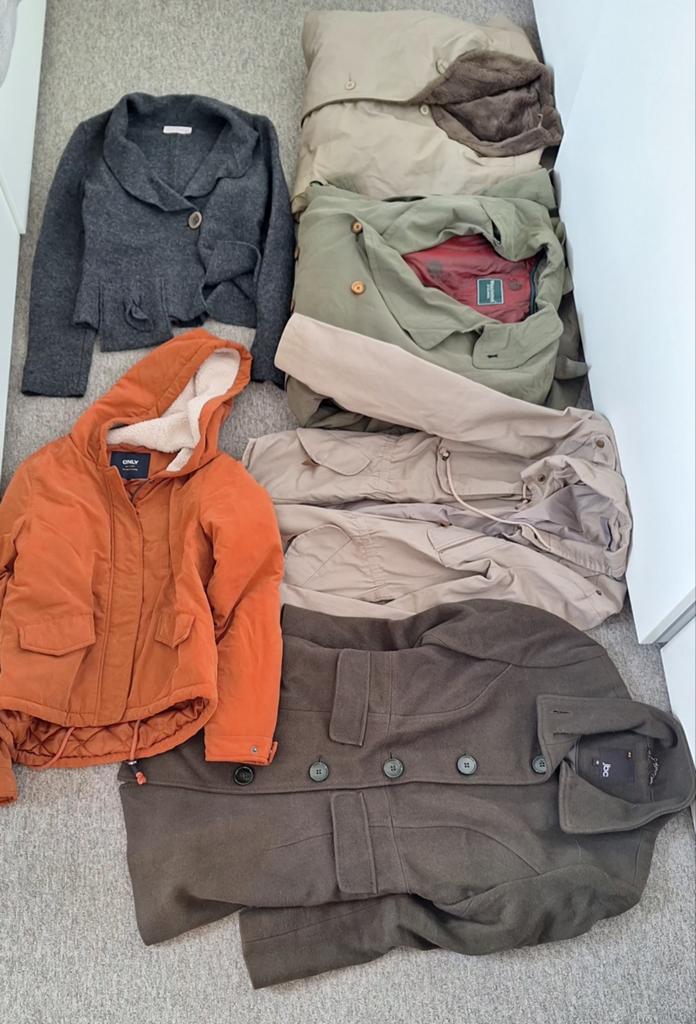 6 dames jassen verschillende maten enkel per doos te koop, Ophalen of Verzenden