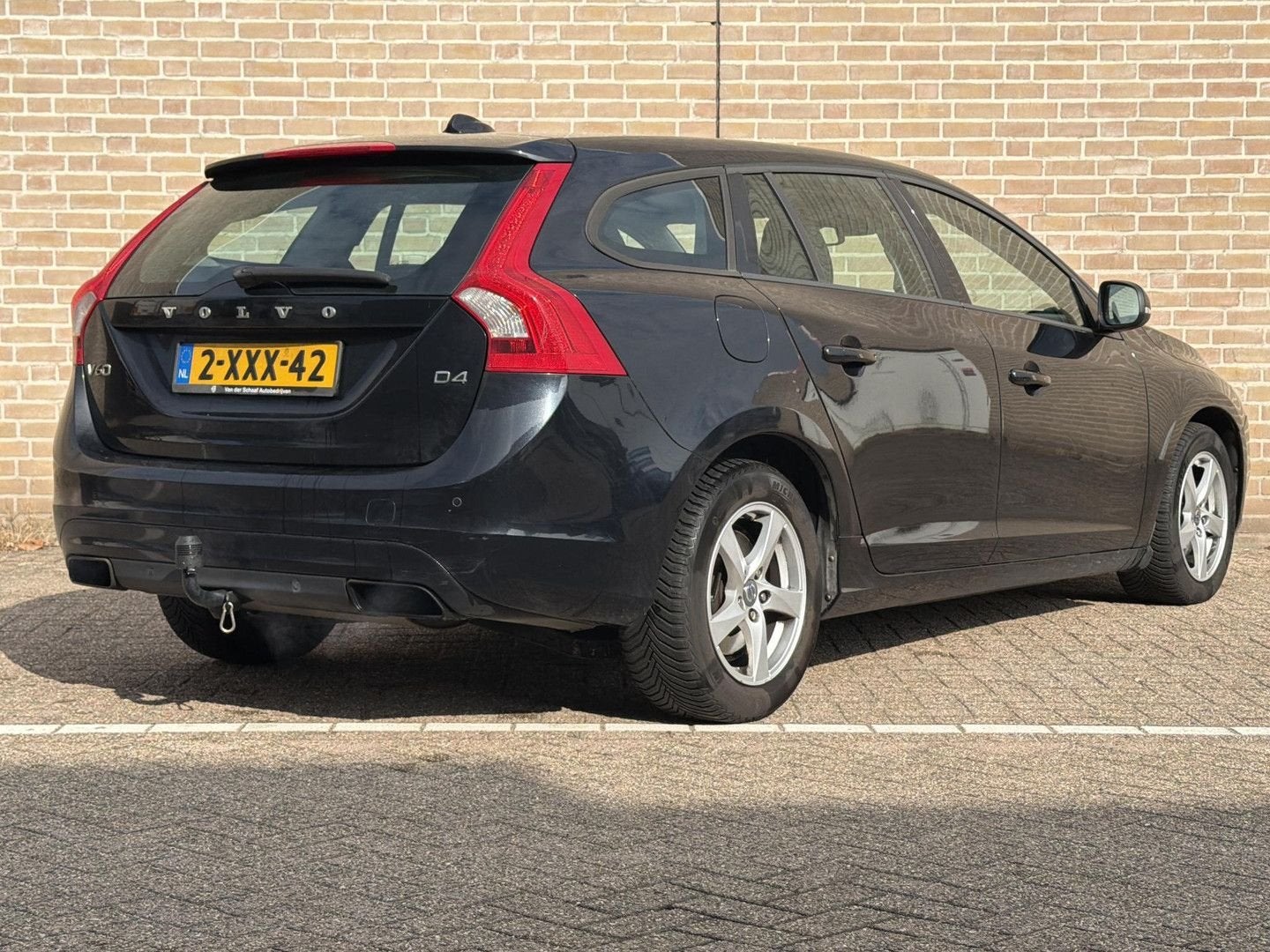 Volvo V60 2.0 D4 Kinetic | Climate | Cruise | Navi | PDC |, Auto's, Zwart, Zwart, Te koop, Start-stop-systeem
