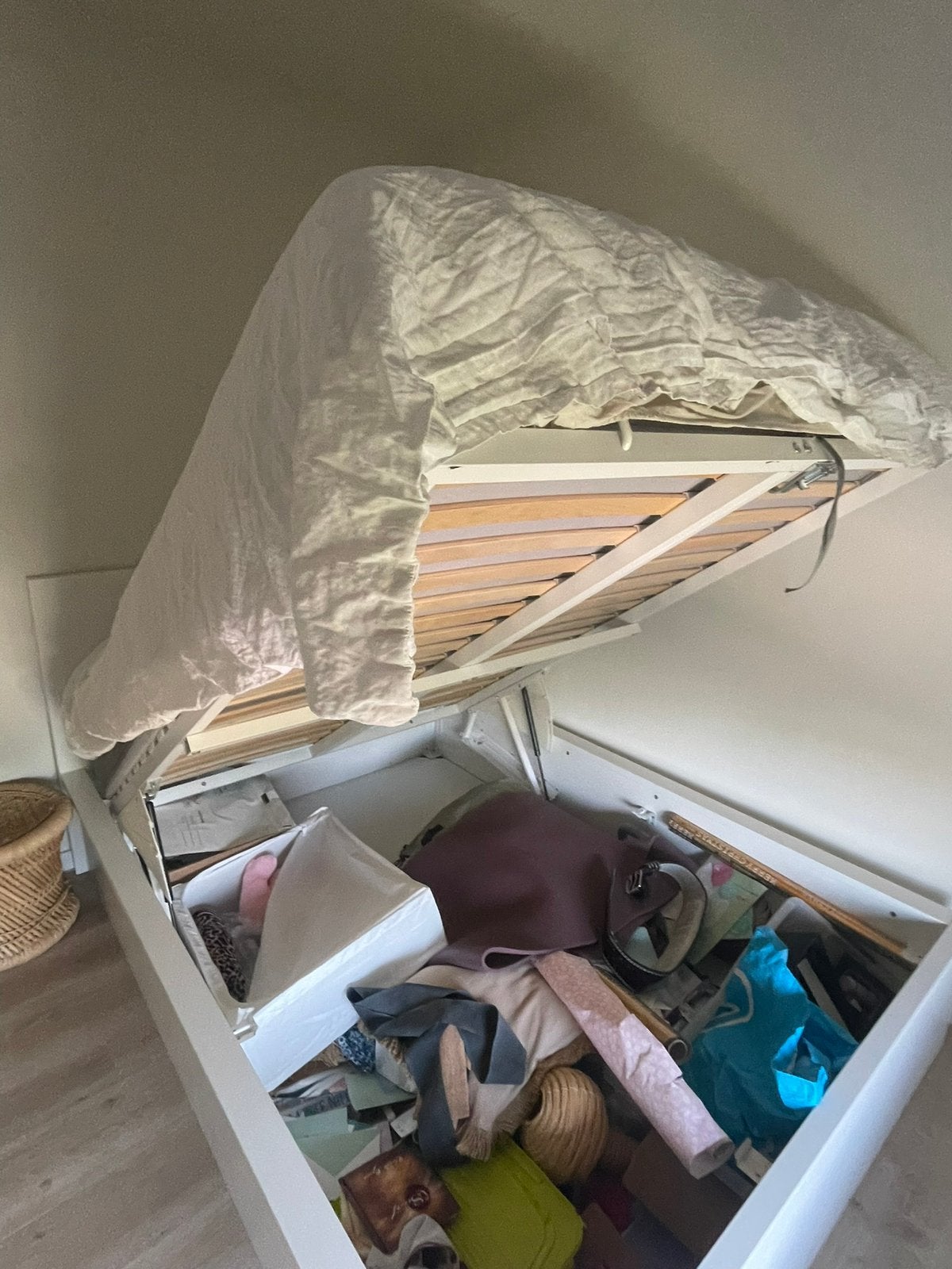 Bed met opbrrgruimte plus matras, Ophalen, Gebruikt, 200 cm, 160 cm
