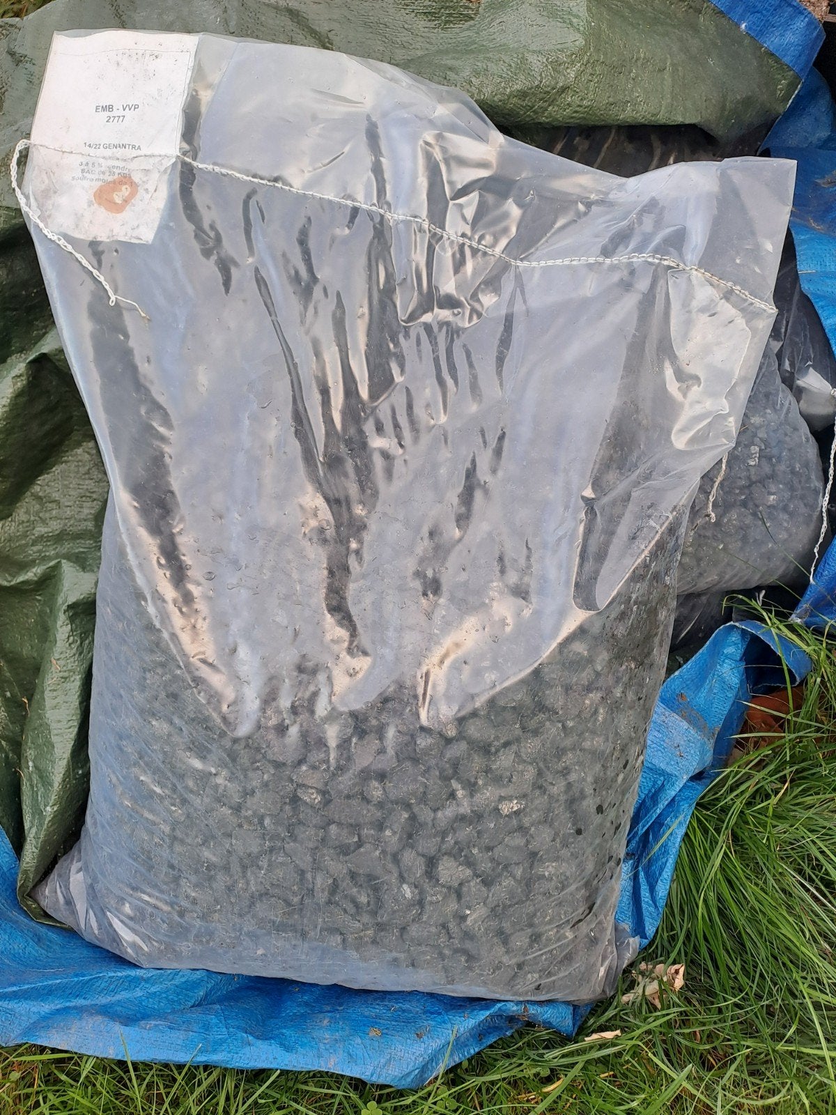 15 € le sac .   charbon 14/22 genantra, Enlèvement, Neuf