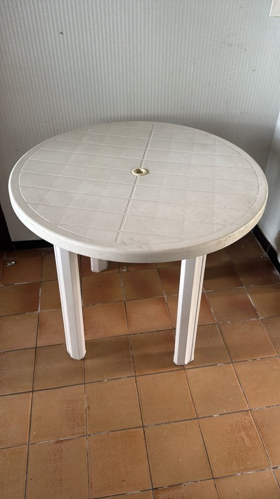 Ronde witte kunststof tuintafel, Tuin en Terras, Ophalen, Gebruikt, Kunststof