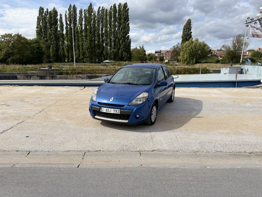 Renault Clio 3 • Phase 2 • 2010 • 1.2 essence • GPS • Airco, Autos, Achat, Boîte manuelle, Noir, 5 portes