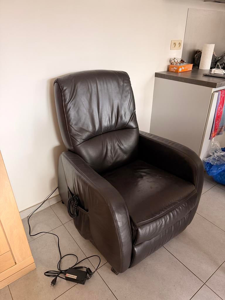 Relaxzetel elektrisch verstelbaar, Huis en Inrichting, Fauteuils, Gebruikt, Leer, 50 tot 75 cm, 75 tot 100 cm, Ophalen