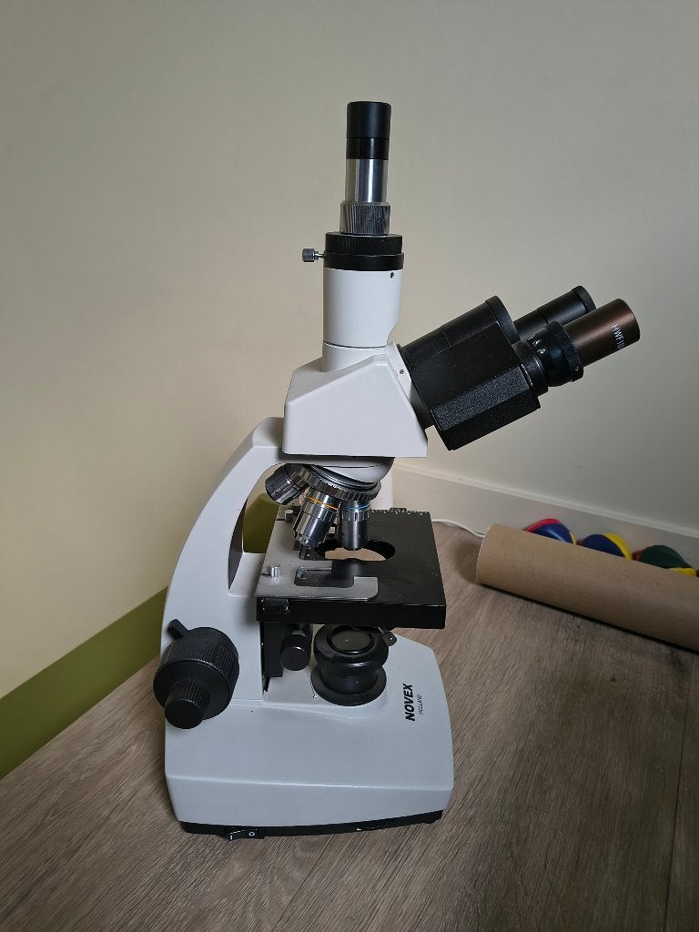 Trinoculaire microscoop, Audio, Tv en Foto, Ophalen, Zo goed als nieuw, 400x tot 1000x, Biologische microscoop