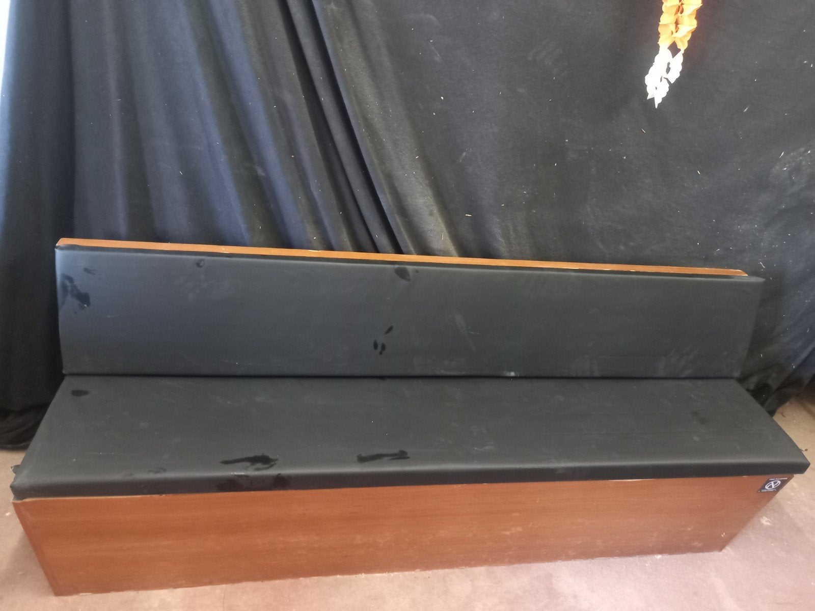 A DONNER - Trois banquettes en bois avec coussins, Ophalen, Gebruikt, Driepersoons, Hout